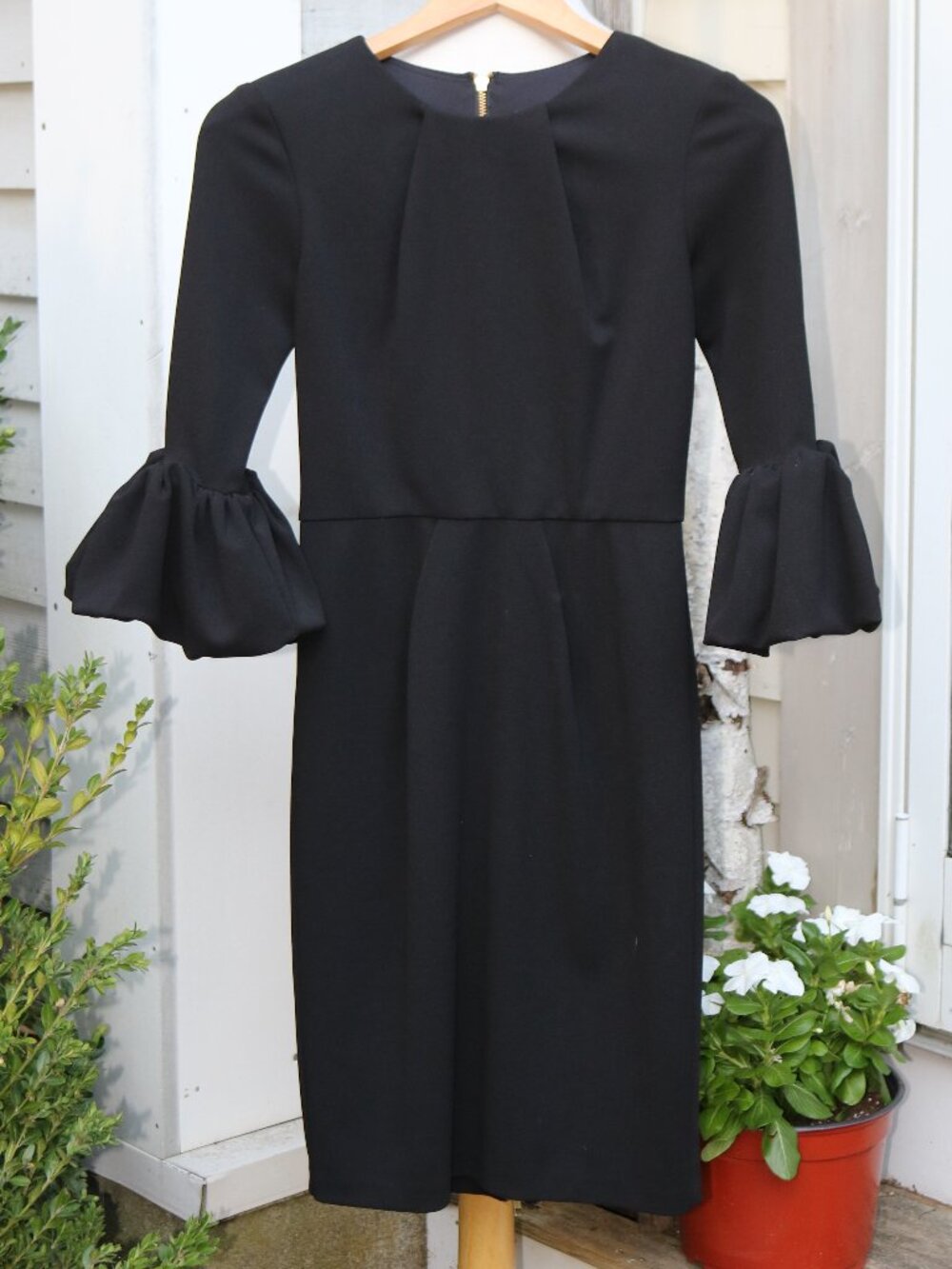 Betsy & Adam Black Puff Cuff Pleated Neck Exposed Back Zipper Stretch Poly Dress